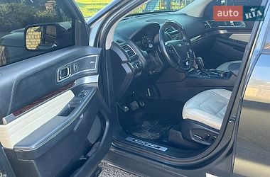 Внедорожник / Кроссовер Ford Explorer 2016 в Обуховке