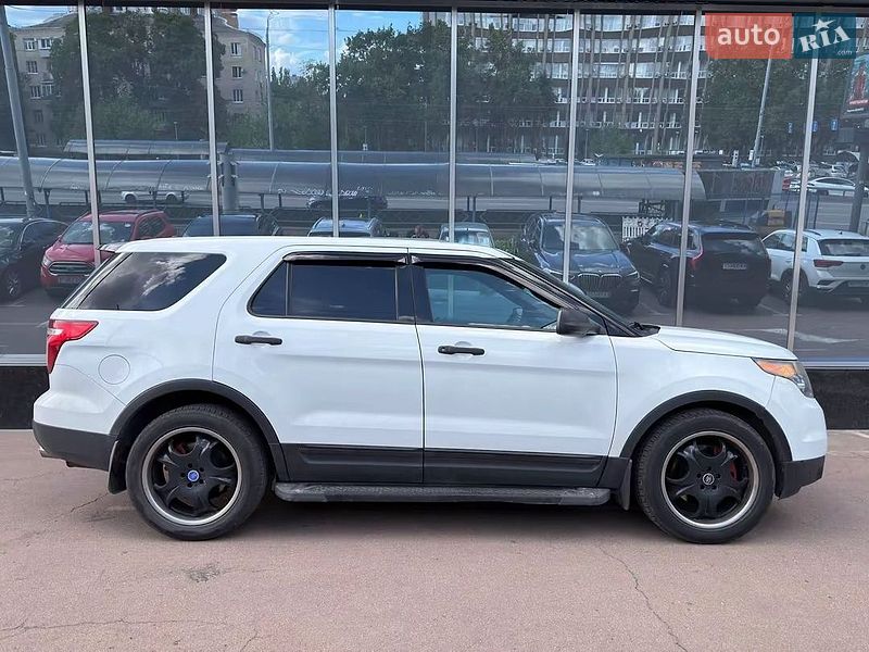 Позашляховик / Кросовер Ford Explorer 2015 в Києві