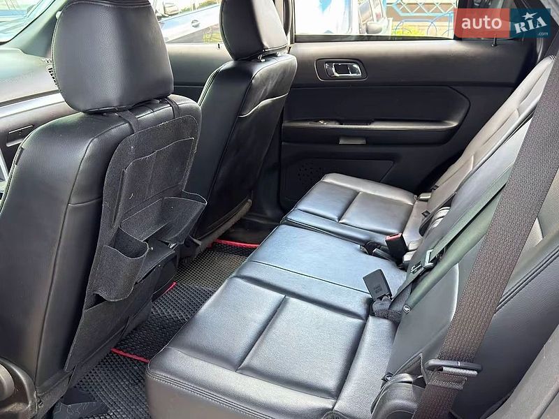 Позашляховик / Кросовер Ford Explorer 2015 в Києві
