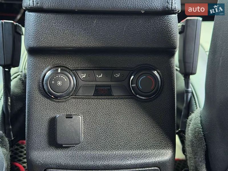Позашляховик / Кросовер Ford Explorer 2015 в Києві