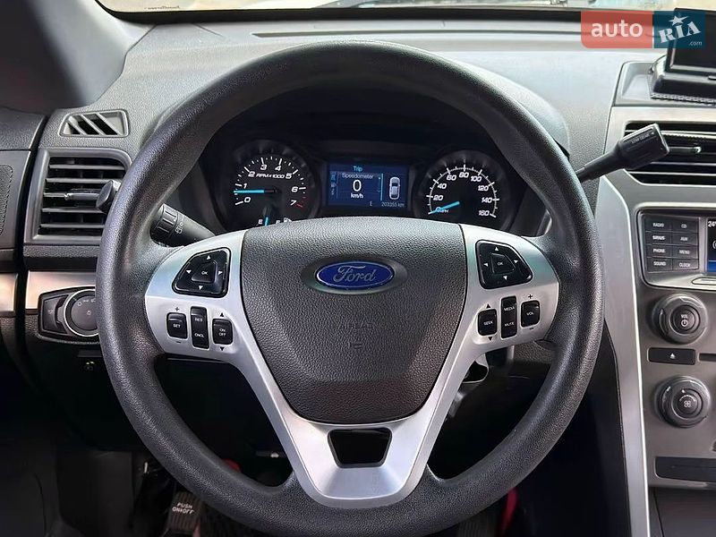 Позашляховик / Кросовер Ford Explorer 2015 в Києві