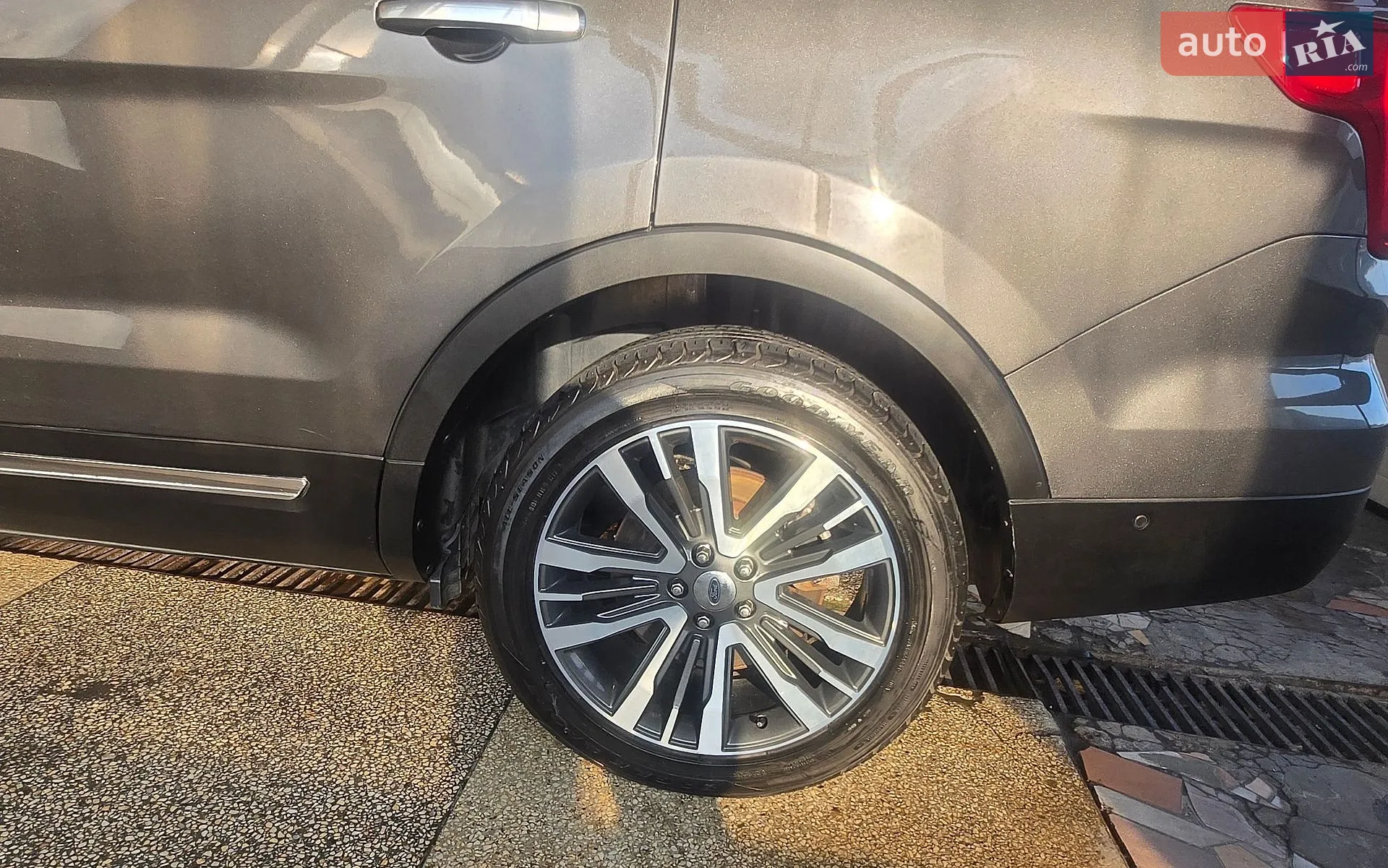 2015 Ford Explorer - мініатюра 11