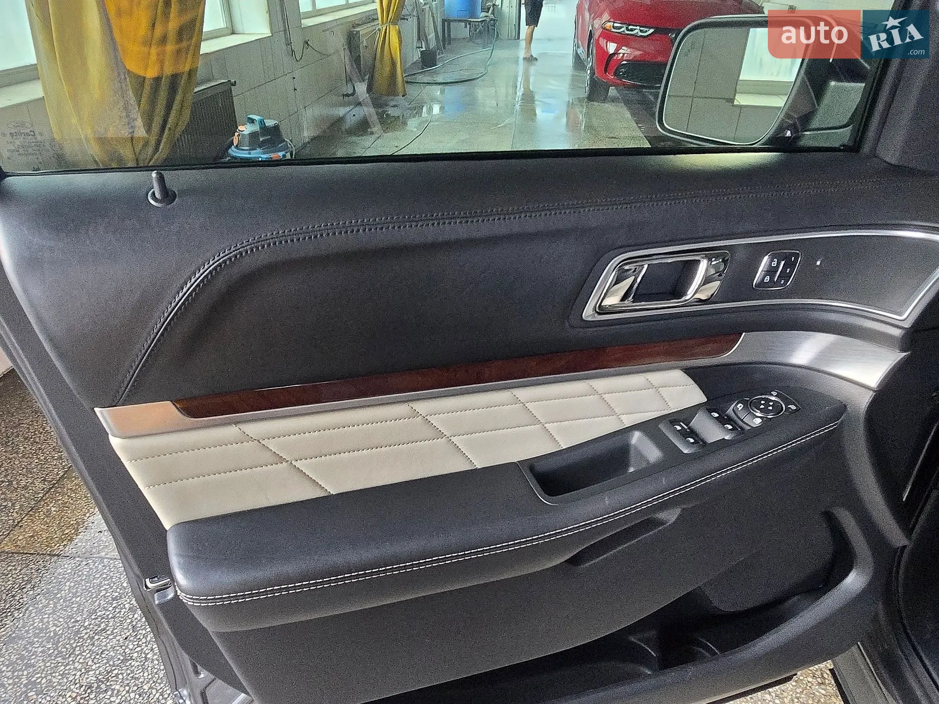 2015 Ford Explorer - мініатюра 27