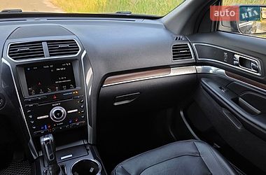 Позашляховик / Кросовер Ford Explorer 2017 в Києві