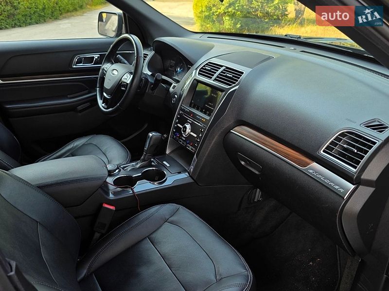 Позашляховик / Кросовер Ford Explorer 2017 в Києві