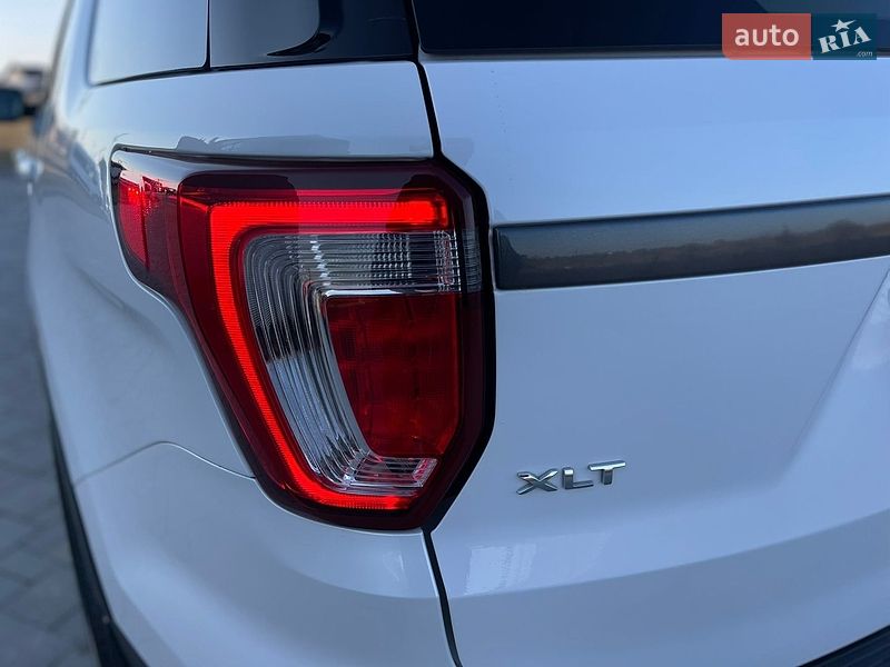 Позашляховик / Кросовер Ford Explorer 2018 в Рівному