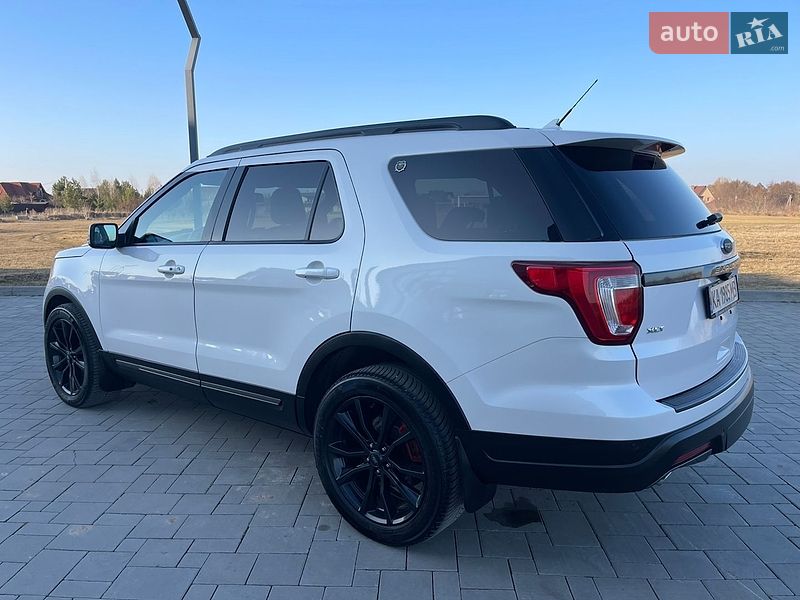 Позашляховик / Кросовер Ford Explorer 2018 в Рівному