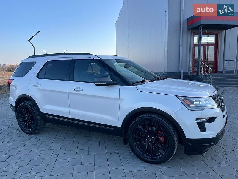 Позашляховик / Кросовер Ford Explorer 2018 в Рівному