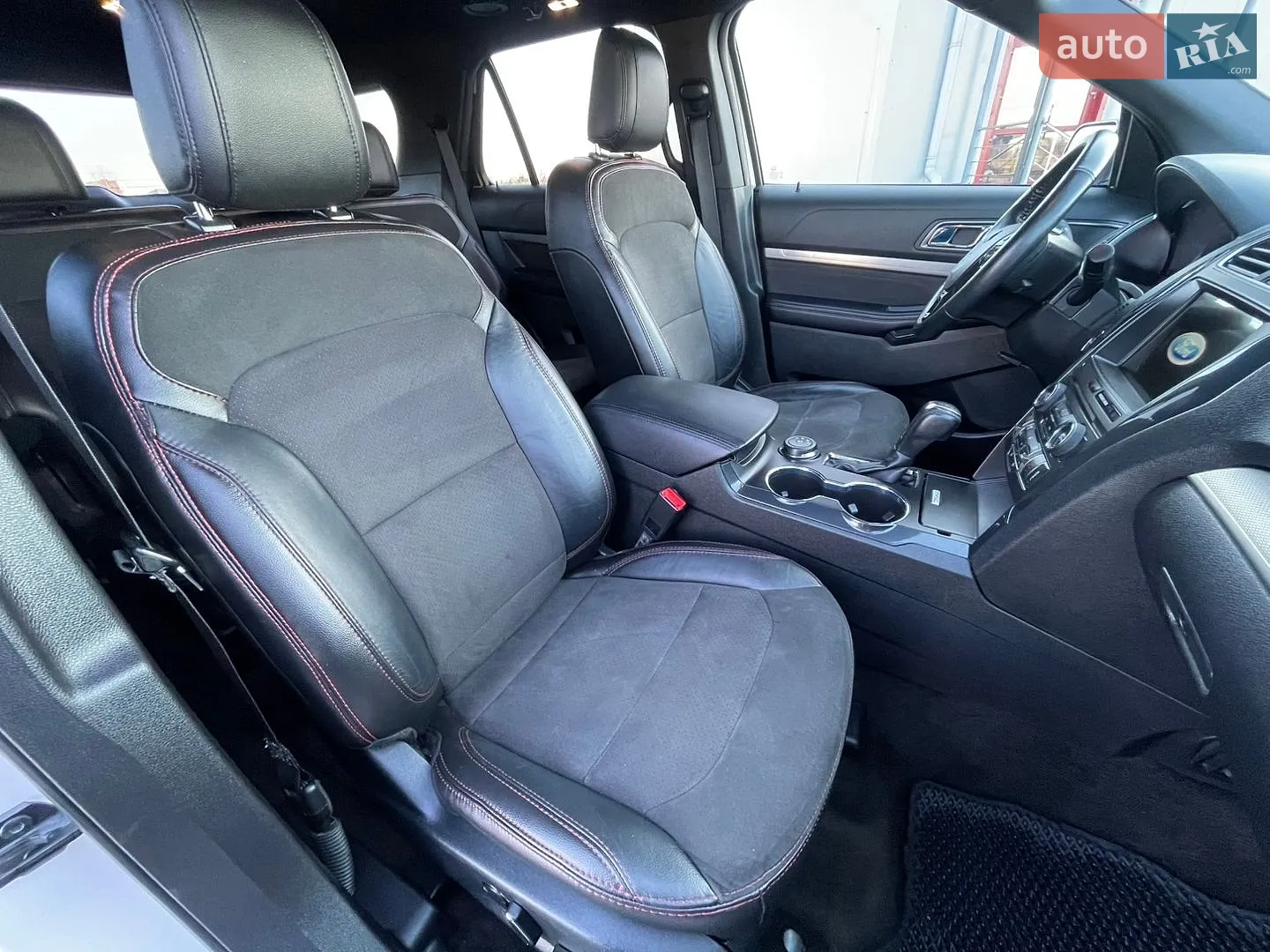 2018 Ford Explorer - мініатюра 71