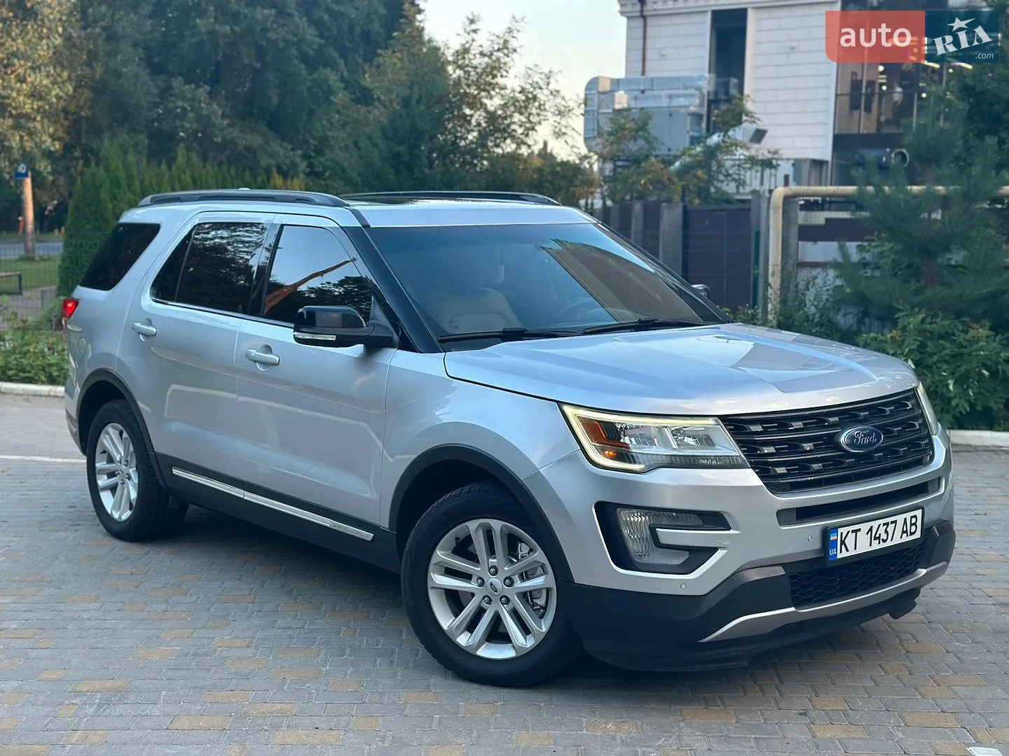 2016 Ford Explorer - мініатюра 2