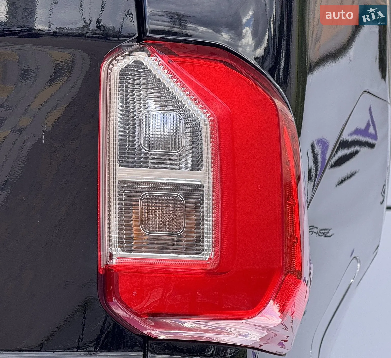2020 Ford Explorer - мініатюра 37