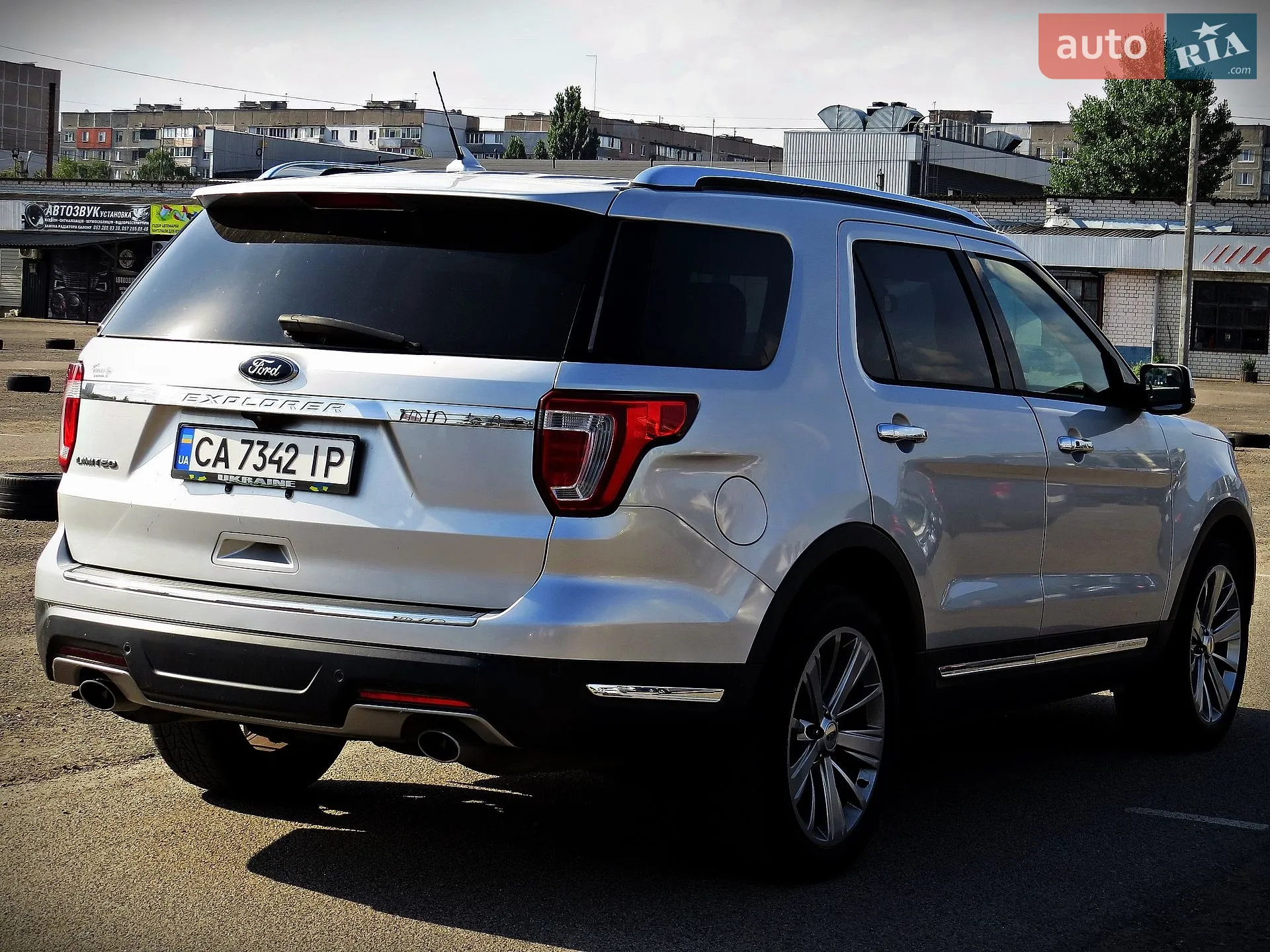 2017 Ford Explorer - мініатюра 3