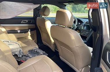 Позашляховик / Кросовер Ford Explorer 2017 в Львові