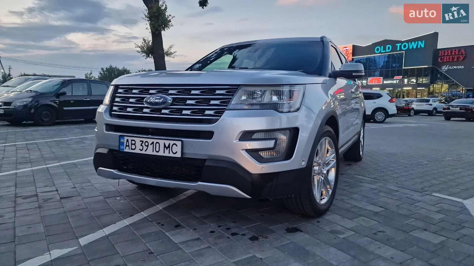 2016 Ford Explorer - мініатюра 2