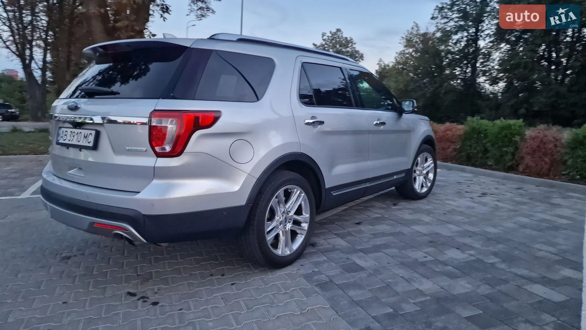 2016 Ford Explorer - мініатюра 18