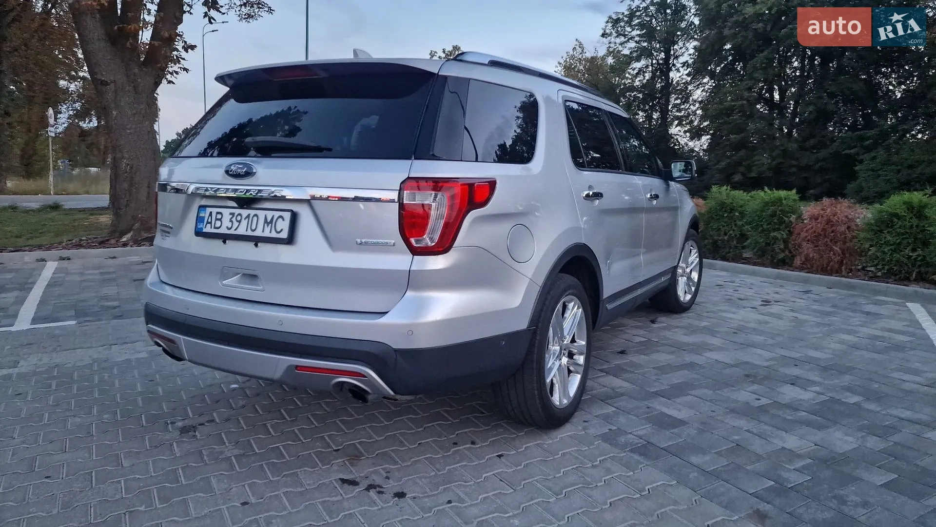 2016 Ford Explorer - мініатюра 17