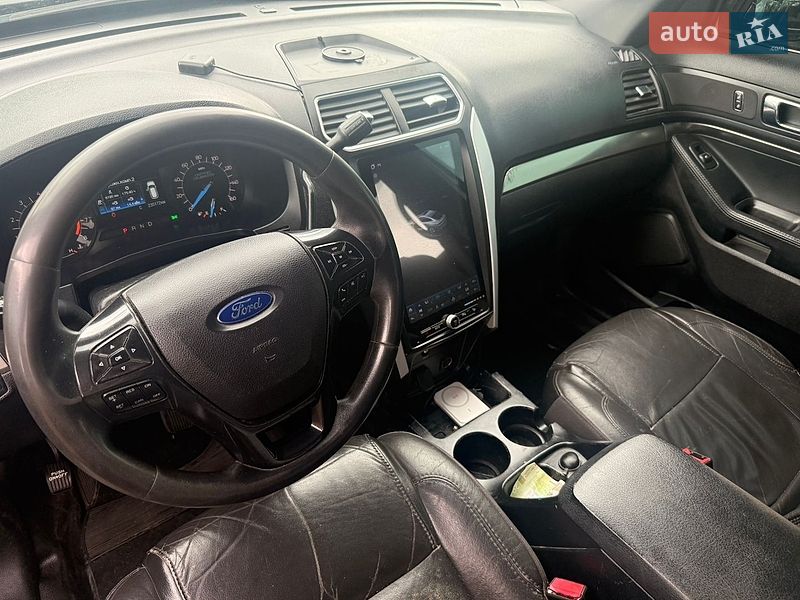 Позашляховик / Кросовер Ford Explorer 2018 в Дубні