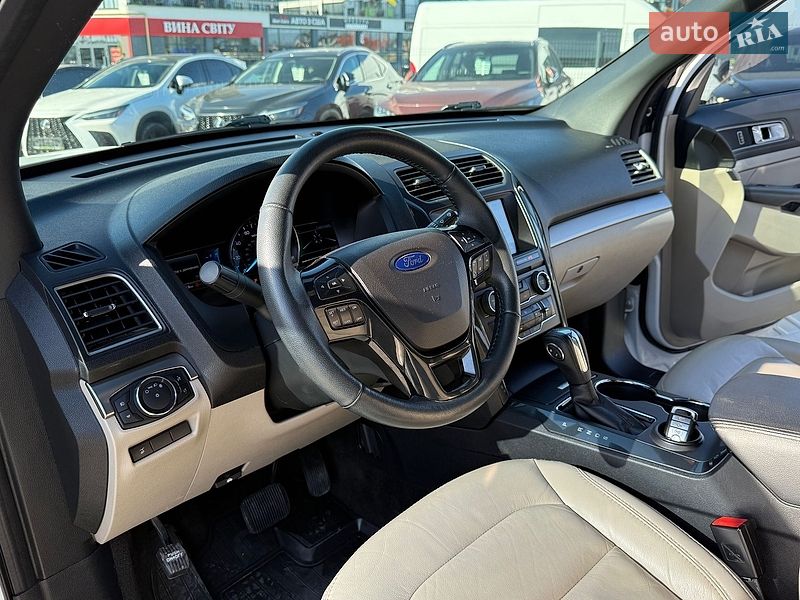 Внедорожник / Кроссовер Ford Explorer 2017 в Львове