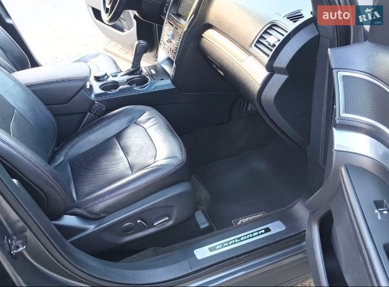 Позашляховик / Кросовер Ford Explorer 2016 в Києві