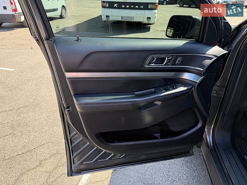 Позашляховик / Кросовер Ford Explorer 2018 в Києві