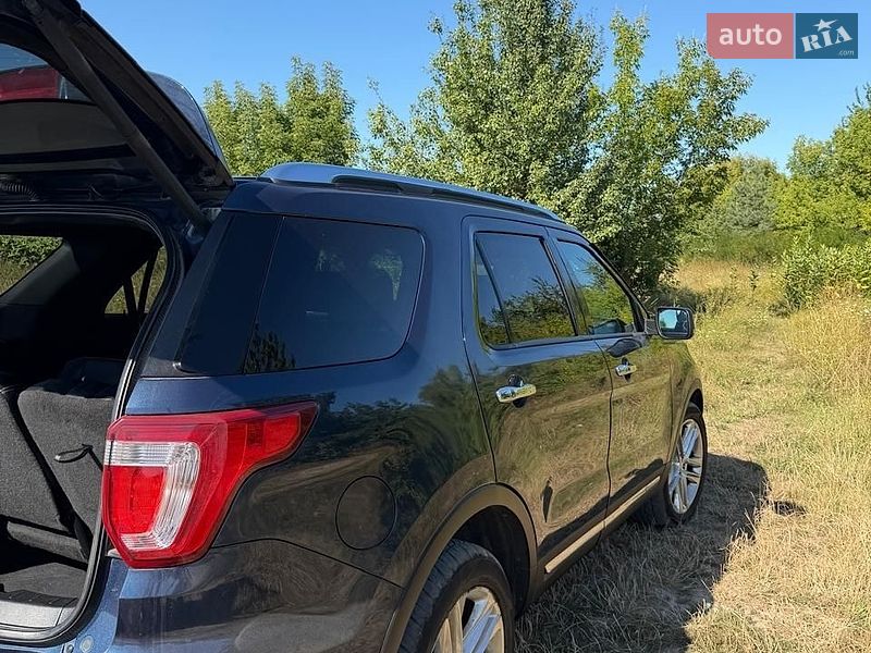 Позашляховик / Кросовер Ford Explorer 2015 в Києві