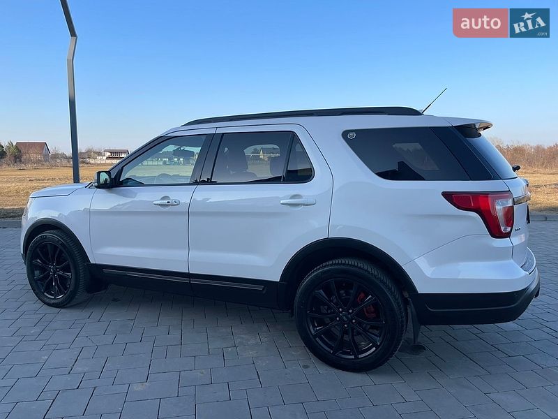 Внедорожник / Кроссовер Ford Explorer 2018 в Ровно