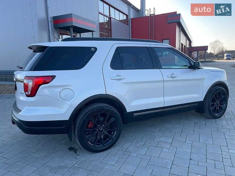 Внедорожник / Кроссовер Ford Explorer 2018 в Ровно