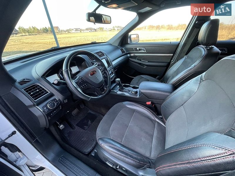 Внедорожник / Кроссовер Ford Explorer 2018 в Ровно