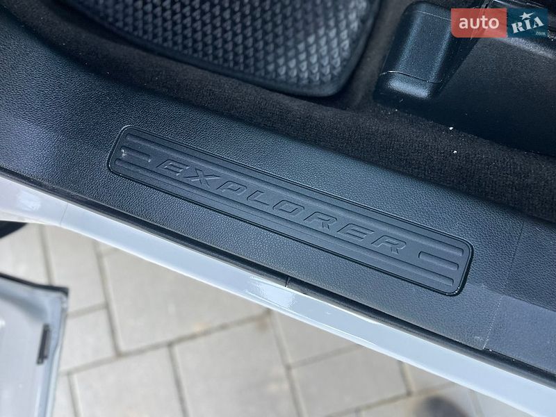 Внедорожник / Кроссовер Ford Explorer 2018 в Ровно