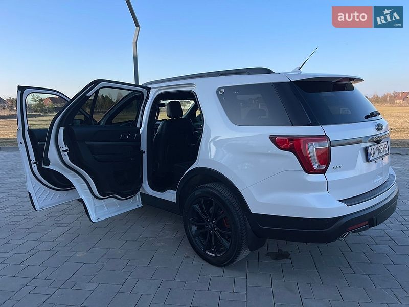 Внедорожник / Кроссовер Ford Explorer 2018 в Ровно