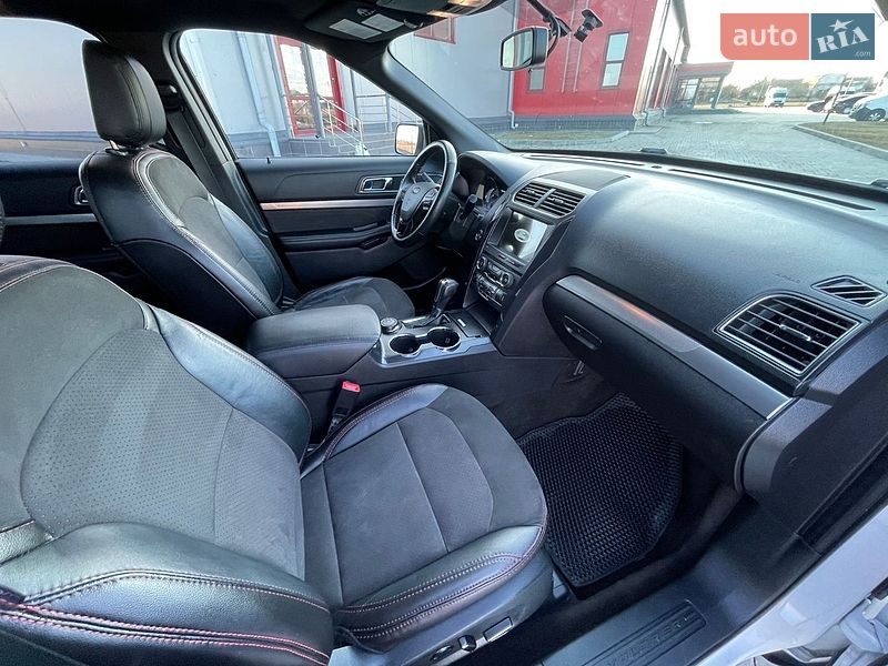 Внедорожник / Кроссовер Ford Explorer 2018 в Ровно