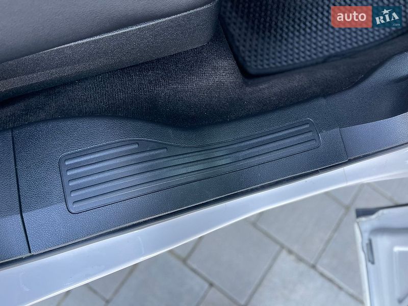 Внедорожник / Кроссовер Ford Explorer 2018 в Ровно