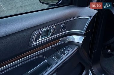 Позашляховик / Кросовер Ford Explorer 2017 в Львові