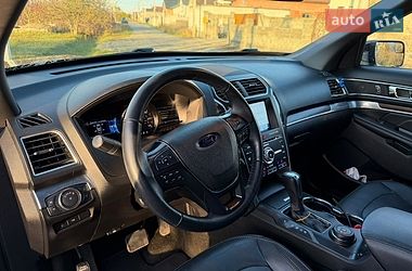 Позашляховик / Кросовер Ford Explorer 2017 в Стрию