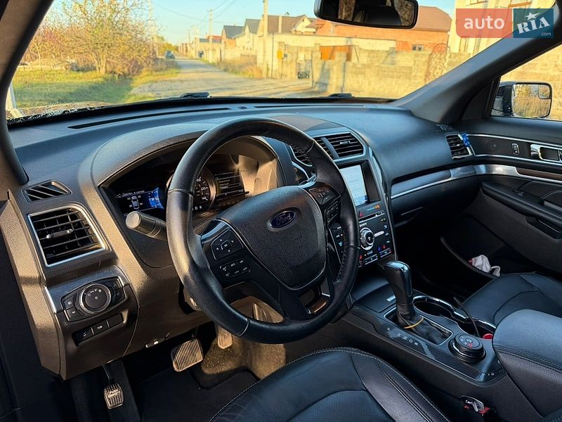 Позашляховик / Кросовер Ford Explorer 2017 в Стрию