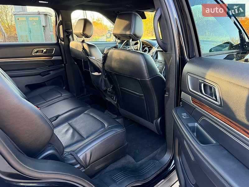 Позашляховик / Кросовер Ford Explorer 2017 в Стрию