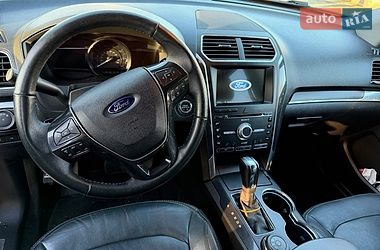 Позашляховик / Кросовер Ford Explorer 2017 в Стрию