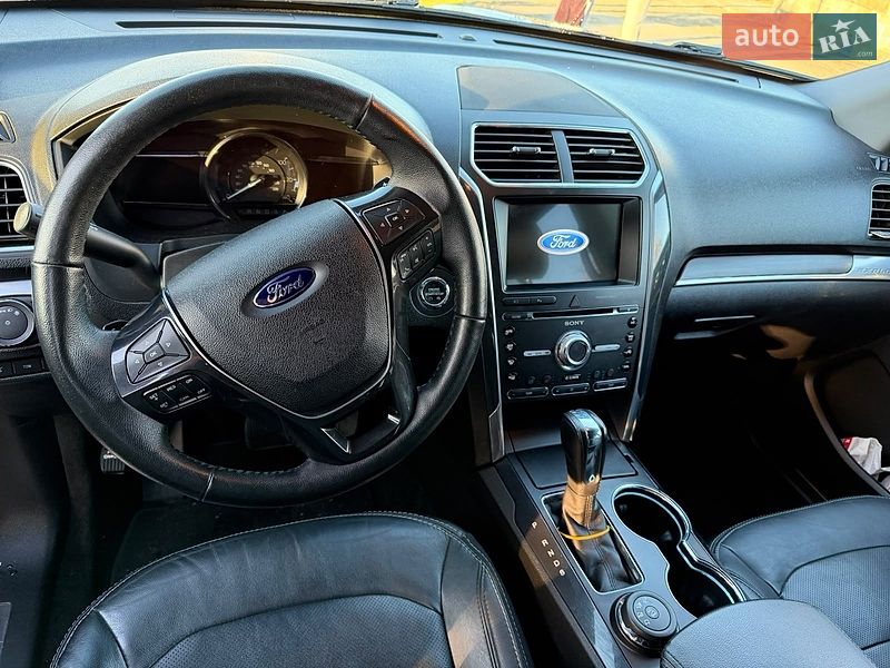 Позашляховик / Кросовер Ford Explorer 2017 в Стрию