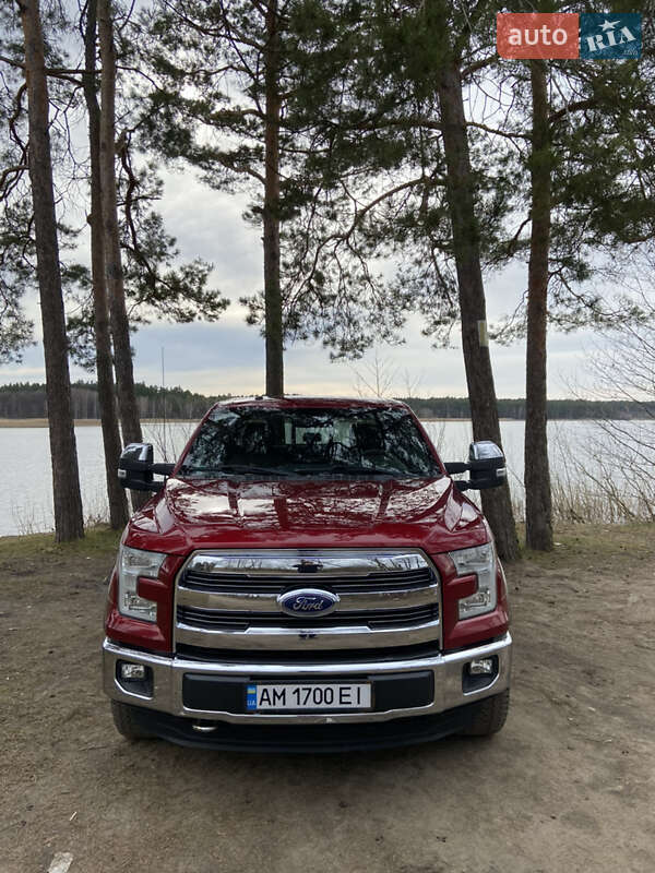 Пікап Ford F-150 2015 в 