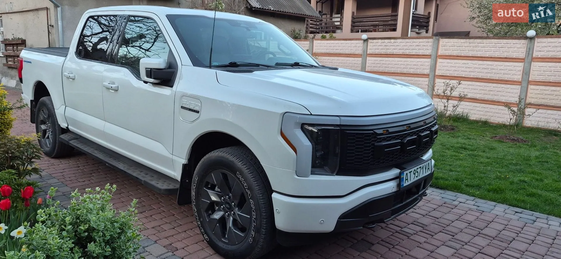 Ford FORD F 150 LIGHTNING 2022 VIN 1FT6W1EV3NWG04374 фото оголошення 40 з 43