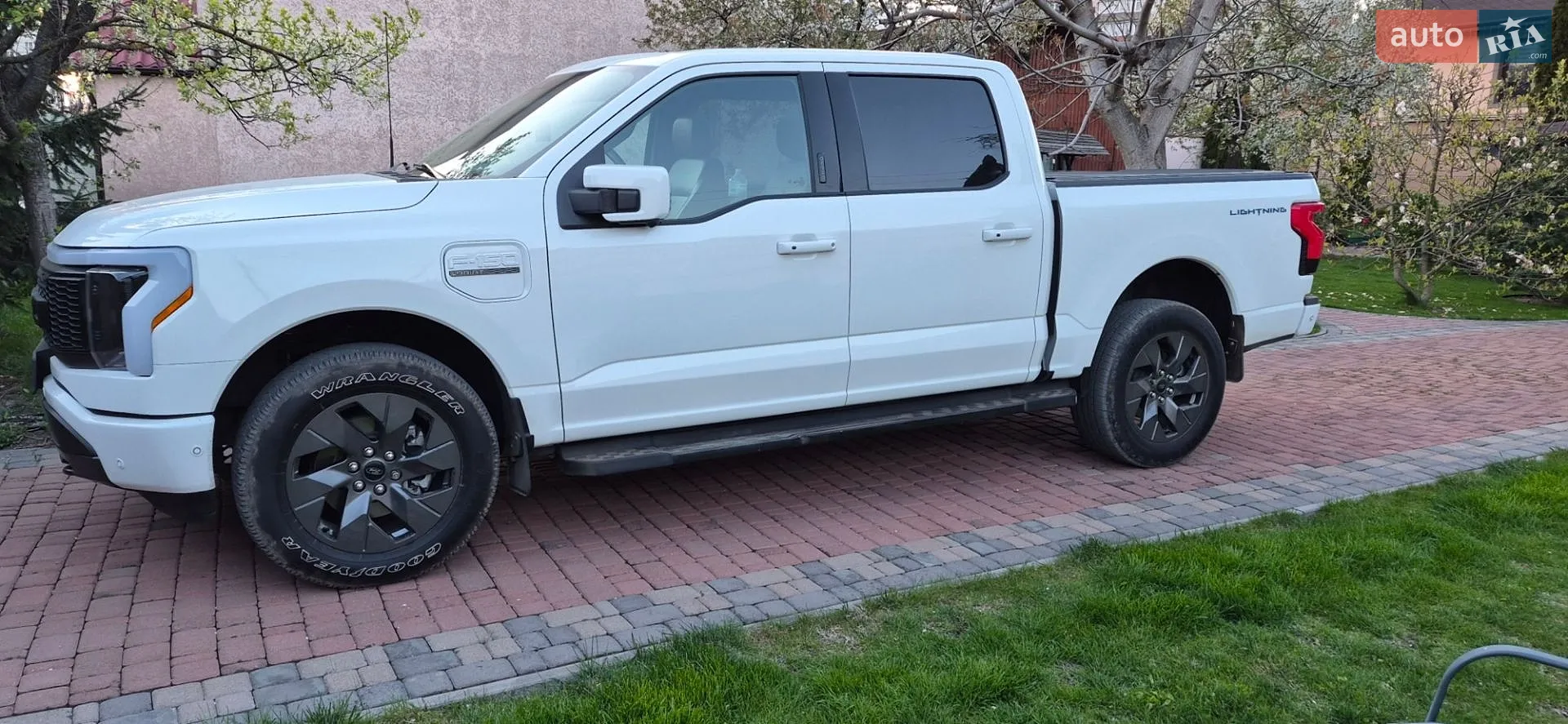 Ford FORD F 150 LIGHTNING 2022 VIN 1FT6W1EV3NWG04374 фото оголошення 42 з 43
