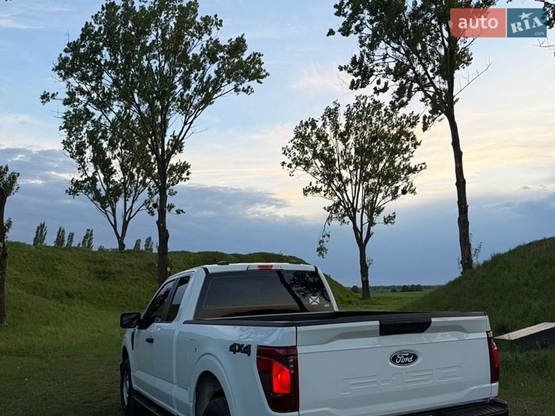Пикап Ford F-150 2024 в Рованцах