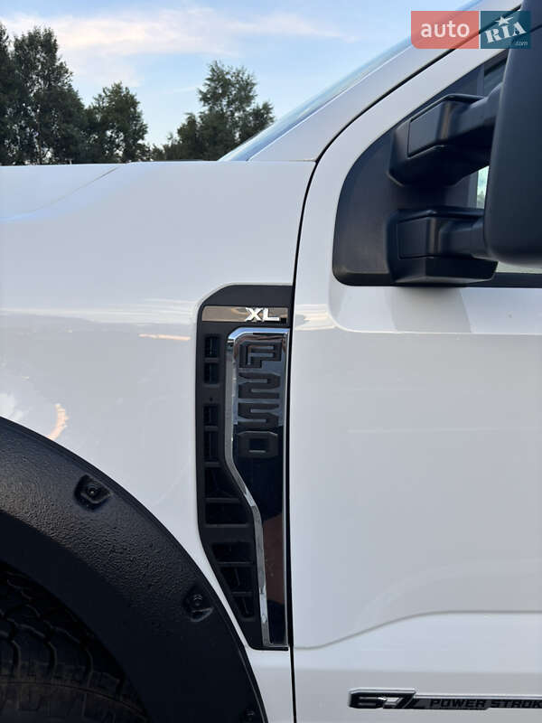 Пикап Ford F-250 2023 в Вышгороде