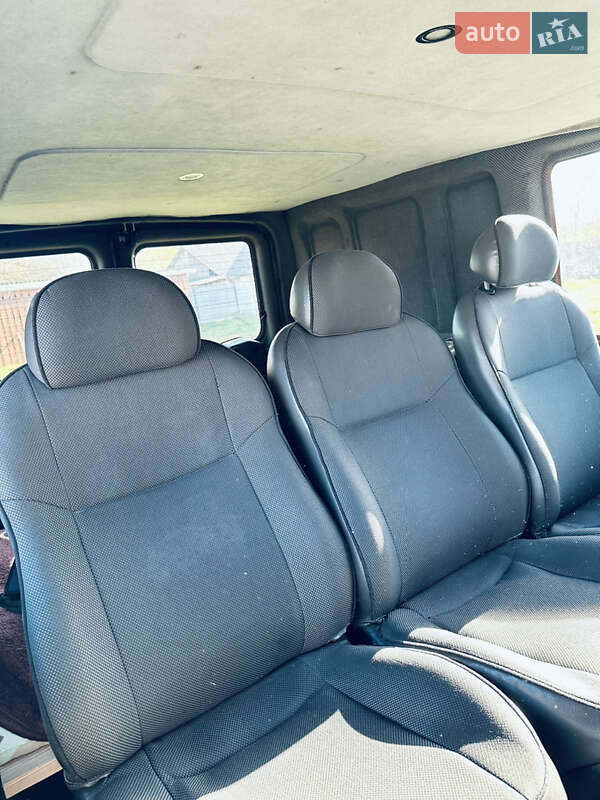 Мінівен Ford F-260 2003 в Любомлі