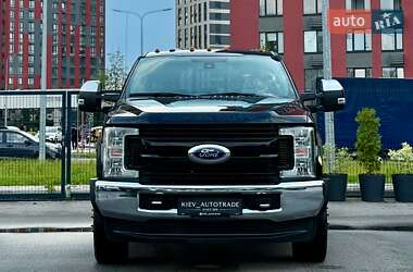 Пикап Ford F-350 2017 в 