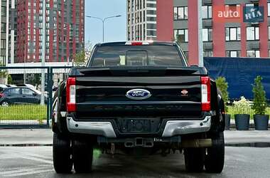 Пикап Ford F-350 2017 в 