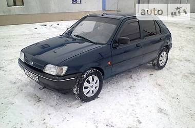 Хэтчбек Ford Fiesta 1993 в 