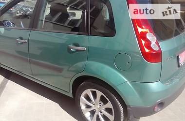 Хэтчбек Ford Fiesta 2006 в 