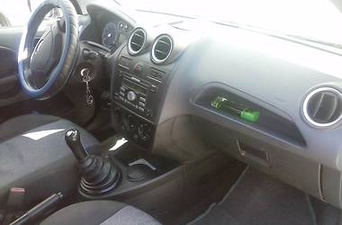 Хэтчбек Ford Fiesta 2006 в 