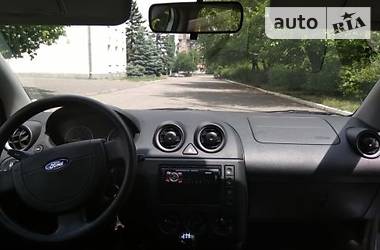 Хэтчбек Ford Fiesta 2004 в Алчевске